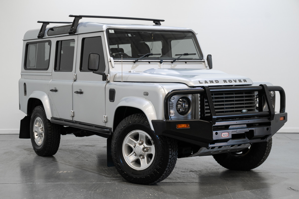 2013 Land Rover Defender 110 (4x4) SUV