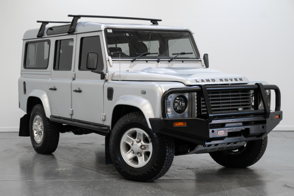 2013 Land Rover Defender 110 (4x4) SUV