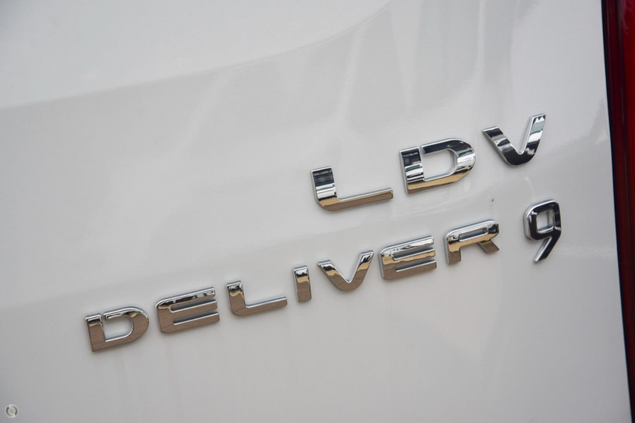 2025 MY24 LDV Deliver 9  11-Seat Bus Image 14