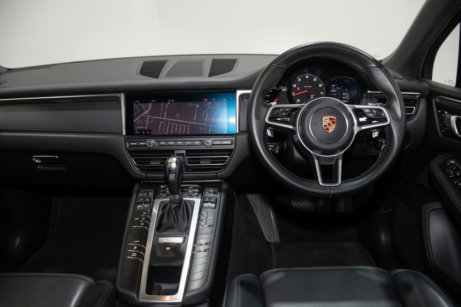 2020 Porsche Macan SUV Image 22