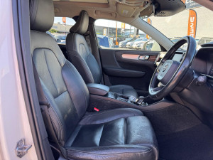 2020 Volvo XC40 XZ T4 Momentum SUV