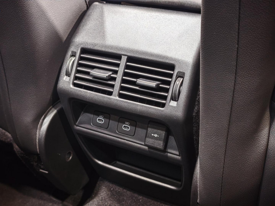 2024 MY25 Land Rover Discovery Sport L550 P300e Dynamic SE SUV Image 19