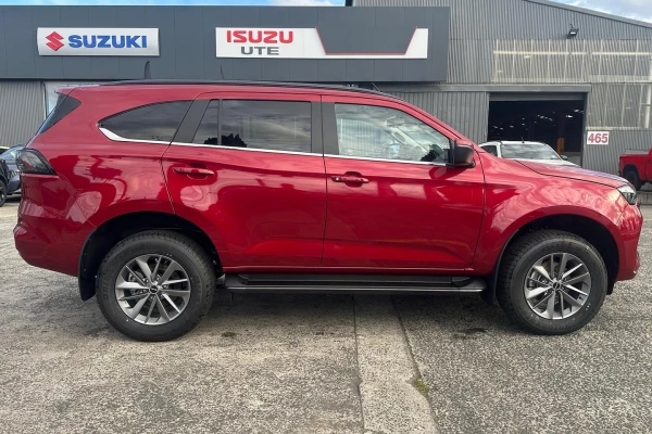 2026 MY25.5 Isuzu MU-X RJ LS-U SUV Image 3