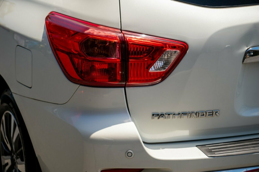 2017 Nissan Pathfinder R52 ST SUV Image 7