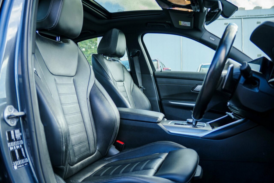 2022 BMW 3 Series G20 330i M Sport Sedan Image 17
