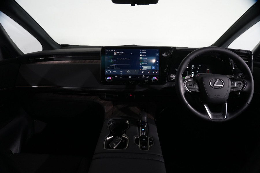 2025 Lexus LM 500h Ultra Luxury Black Trim SUV Image 13