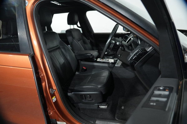 2017 Land Rover Discovery Series 5 HSE SUV Image 21