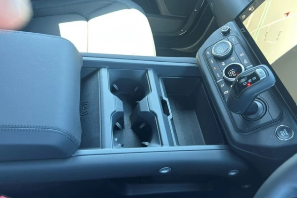 2025 MY26 Land Rover Defender L663 110 D350 X-Dynamic SE SUV Image 22