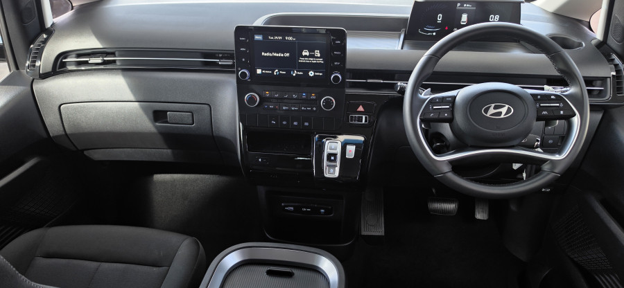 2025 MY26 Hyundai Staria US4.V3 SUV Image 16