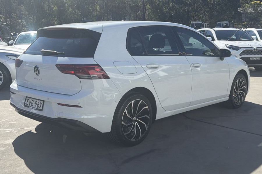 2022 Volkswagen Golf 8 110TSI Life Wagon Image 5