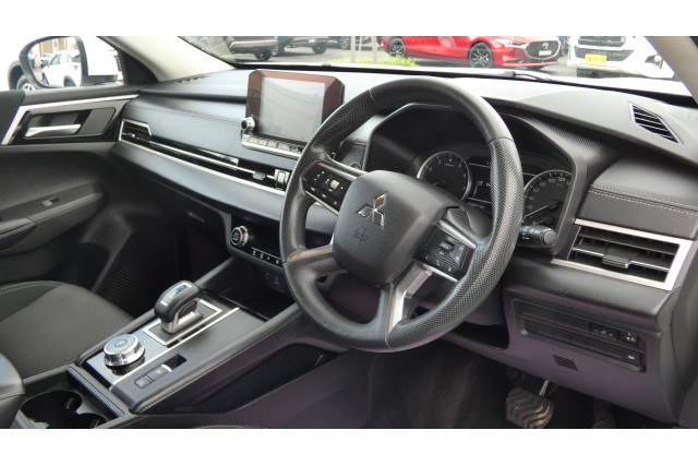 2023 Mitsubishi Outlander ZM MY23 ES 7 SEAT 2WD SUV Image 14