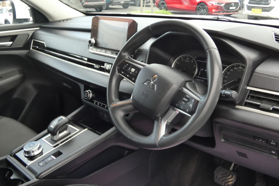 2023 Mitsubishi Outlander ZM MY23 ES 7 SEAT 2WD SUV Image 14