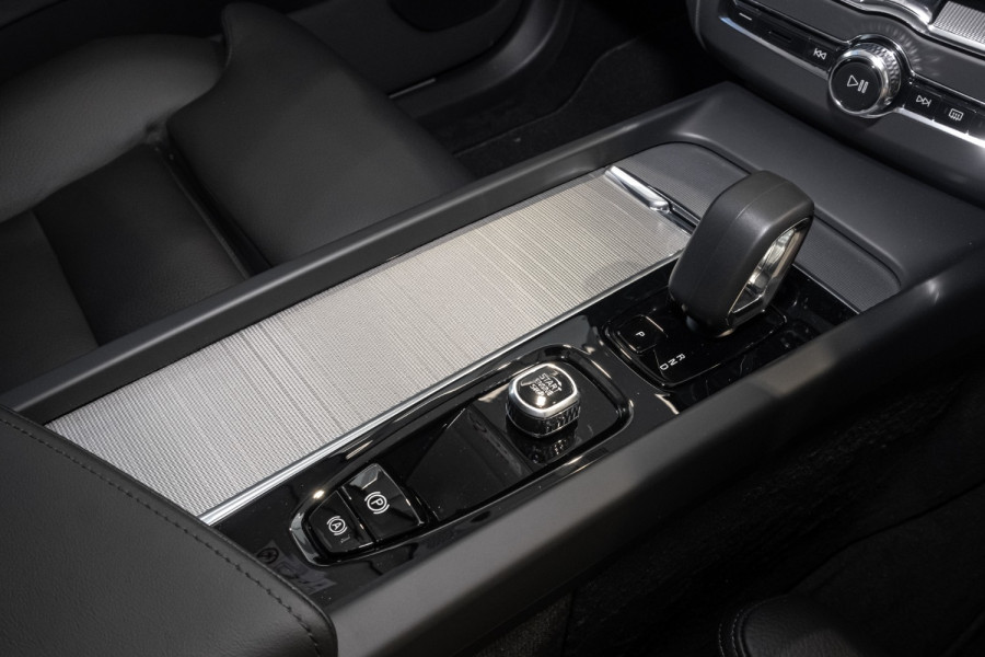 2025 Volvo XC60 UZ Plus B5 SUV Image 15