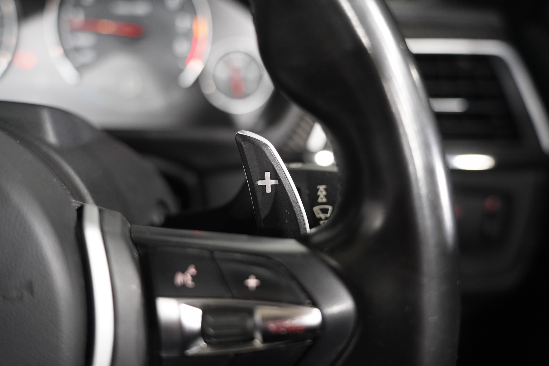 2016 BMW M4 Convertible Image 25
