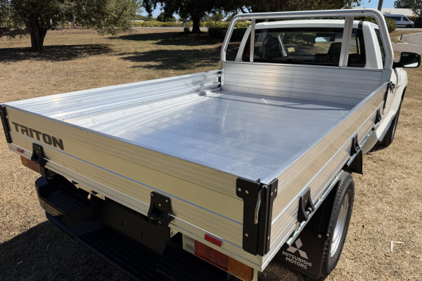 2026 Mitsubishi Triton MV  GLX Cab Chassis Image 8