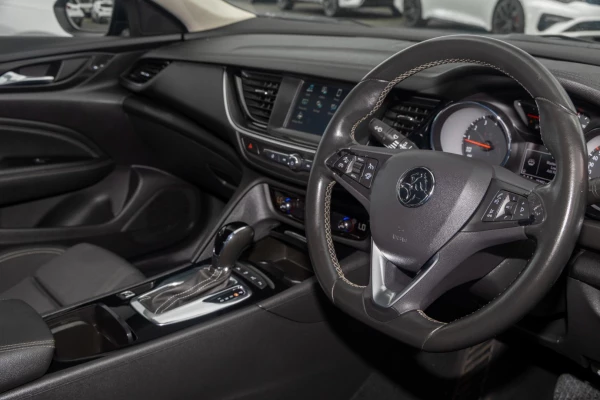 2019 Holden Commodore ZB RS Liftback Image 7