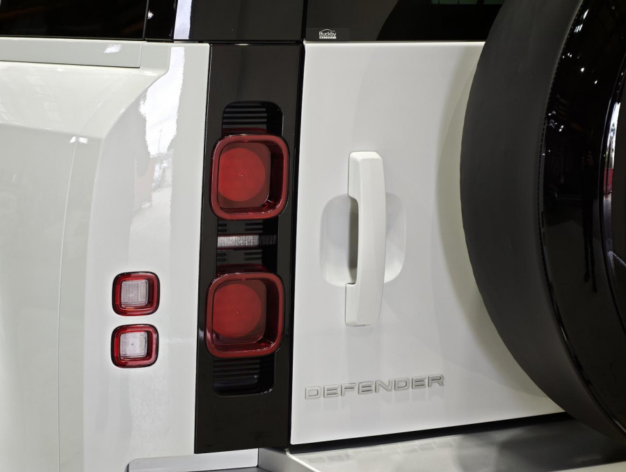 2025 MY25.5 Land Rover Defender L663 110 P400 S SUV Image 19
