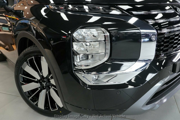 2025 Mitsubishi Outlander ZM Exceed SUV Image 2