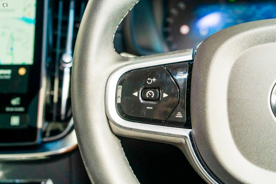 2026 Volvo XC90 L Series Plus B5 Bright SUV Image 9
