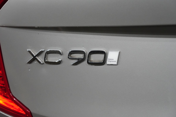 2021 Volvo XC90 L Series T8 Recharge SUV Image 9