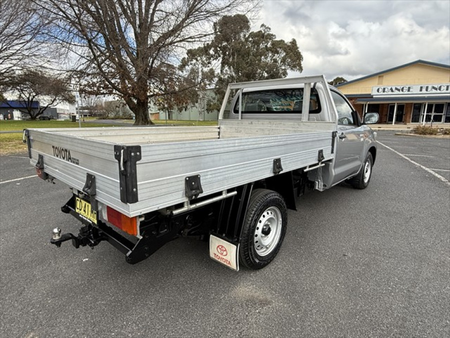 2015 MY14 Toyota HiLux WorkMate Single Cab Chassis Image 3