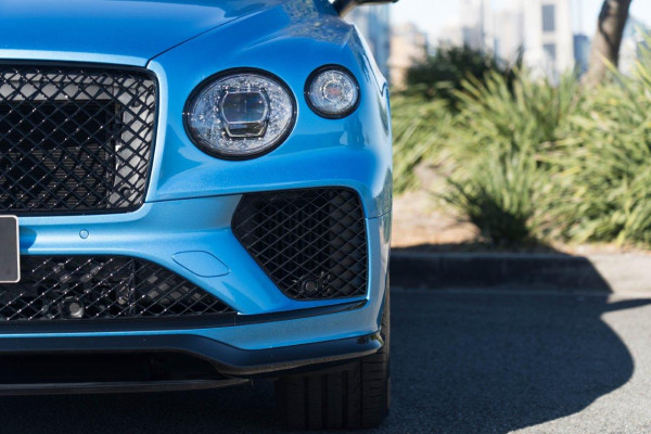 2024 Bentley Bentayga V8S Black Line SUV Image 6