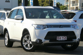 Mitsubishi Outlander ES 2WD ZJ