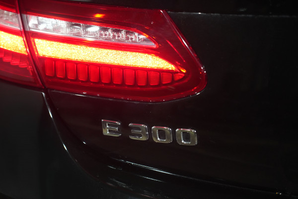2019 Mercedes-Benz E-Class E300 Convertible image 9