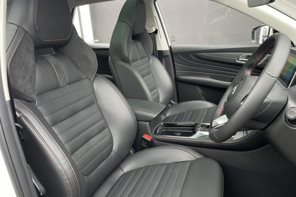 2025 MG HS Plug-in Hybrid Essence SUV Image 15