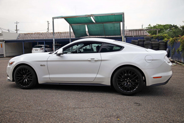 2016 Ford Mustang FM Fastback Coupe Image 4