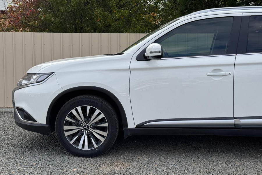 2020 MY21 Mitsubishi Outlander ZL LS SUV Image 29