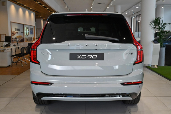 2026 Volvo XC90 L Series Ultra B5 Dark SUV Image 3