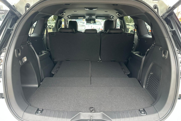2026 MY25.5 Isuzu MU-X RJ LS-T SUV Image 24