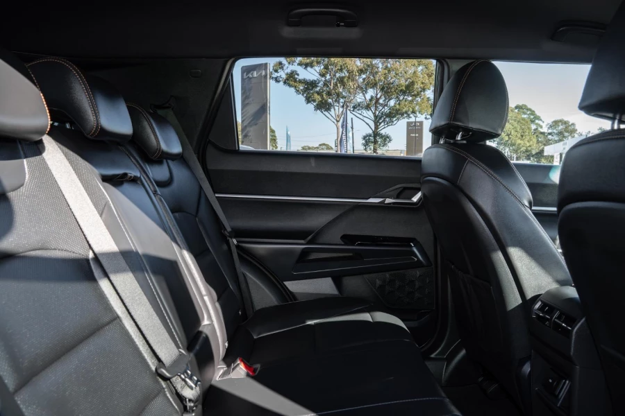 2025 KGM Torres J116 Adventure SUV Image 9