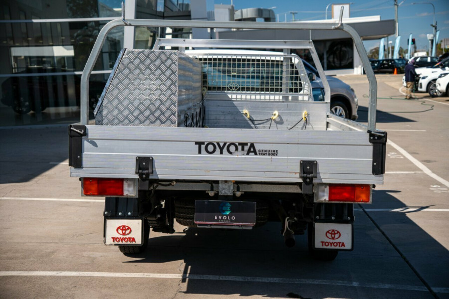 2015 MY14 Toyota HiLux WorkMate Single Cab Chassis Image 3