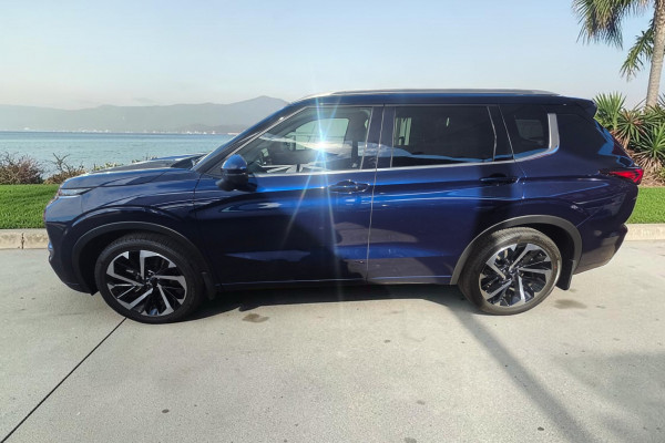 2024 Mitsubishi Outlander ZM Exceed SUV Image 4