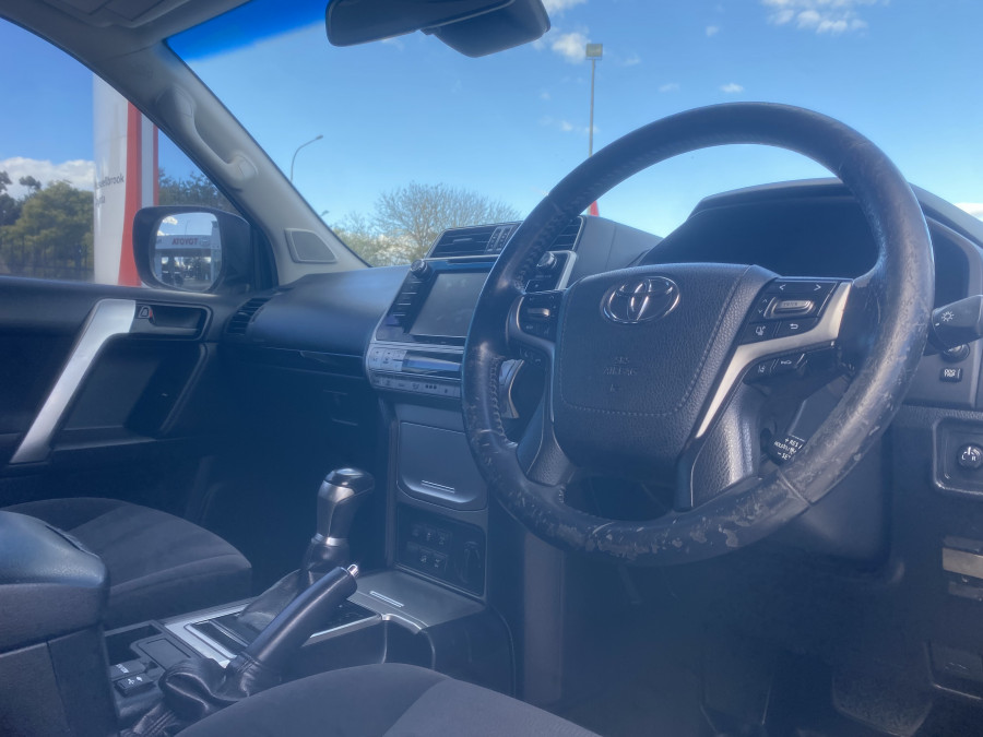 2018 Toyota LandCruiser Prado GDJ150R GXL SUV Image 10
