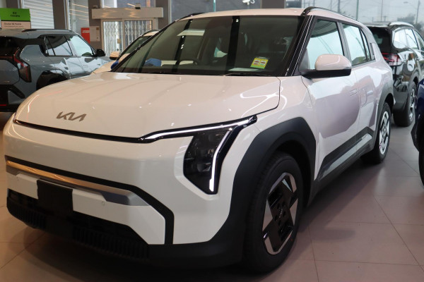 2026 MY27 Kia EV3 SV Air Long Range SUV Image 5