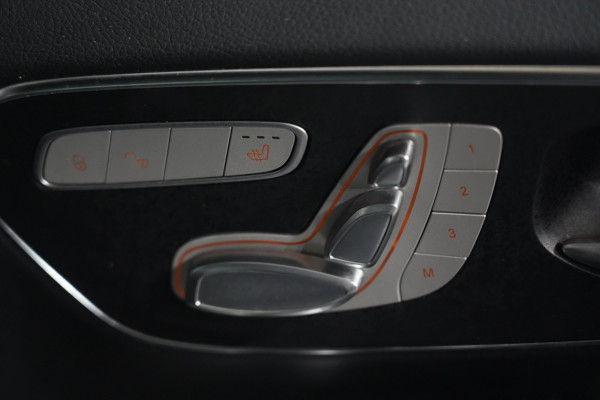 2022 Mercedes-Benz V-Class V300 d Avantgarde People Mover Image 23