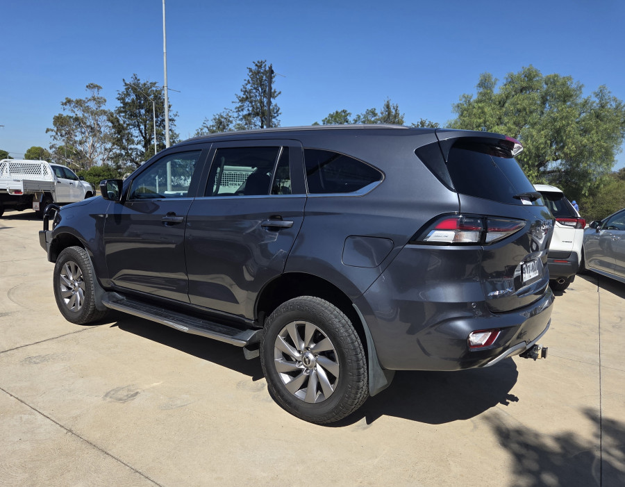 2021 Isuzu MU-X RJ LS-U SUV Image 7