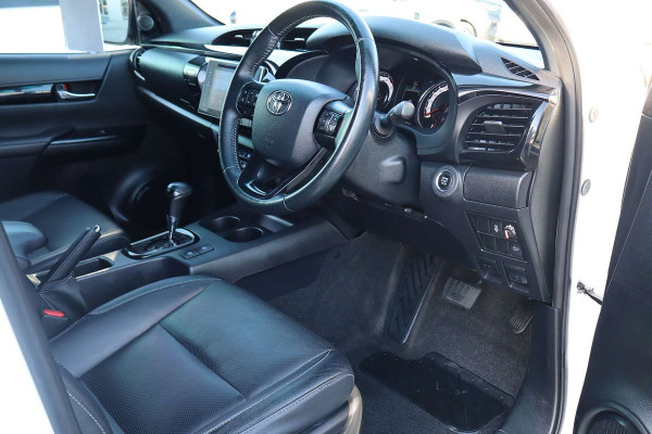 2019 Toyota HiLux  Rogue Dual Cab Ute Image 9