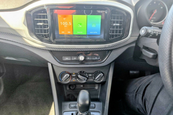 2020 MG MG3 SZP1 Core Hatch Image 18
