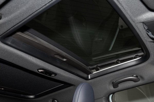 2025 MINI Cooper F65 C Favoured Hatch image 17