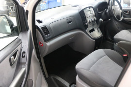 2015 Hyundai Imax TQ-W MY15 LWB Wagon Image 5