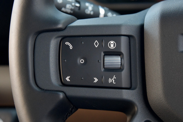 2026 Land Rover Defender L663 110 D350 X-Dynamic HSE SUV image 10