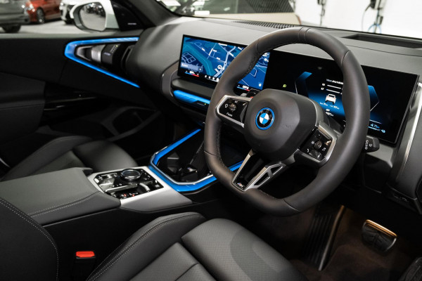 2026 BMW X3 G45 30e xDrive SUV image 6