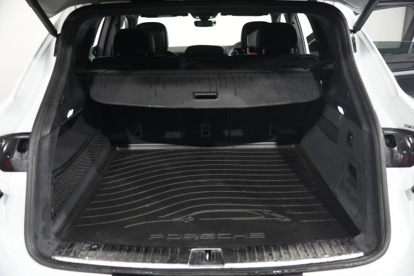 2023 Porsche Cayenne SUV image 35