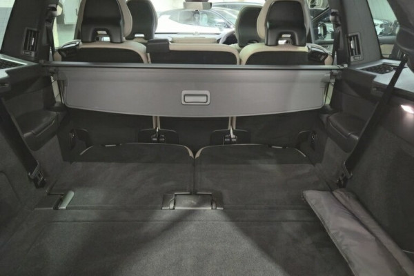 2025 MY26 Volvo XC90 L Series Ultra B5 Dark SUV Image 11