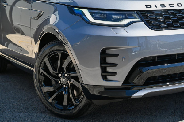 2025 Land Rover Discovery Series 5 P360 Dynamic SE SUV image 22