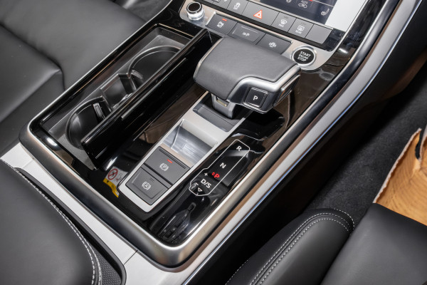2024 MY25 Audi Q7 4M 55 TFSI S line SUV image 17